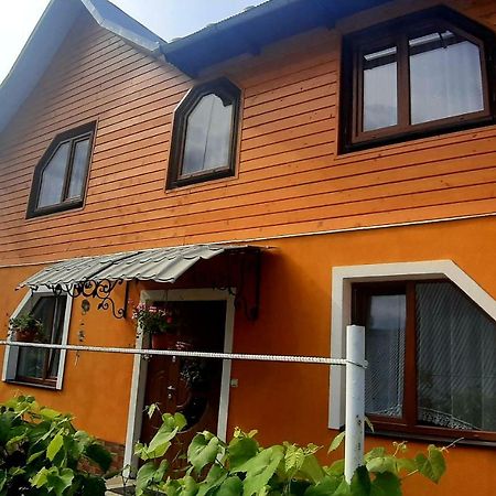Guest House Karpaty Яремча Экстерьер фото