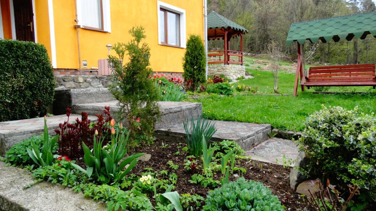 Guest House Karpaty Яремча Экстерьер фото